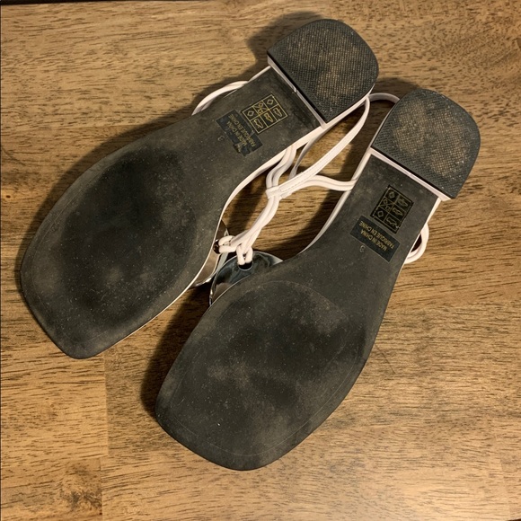 Jeffrey Campbell EUC Chance White Sz 8 Slingback Sandal Adjustable Strap Thong - Picture 6 of 12